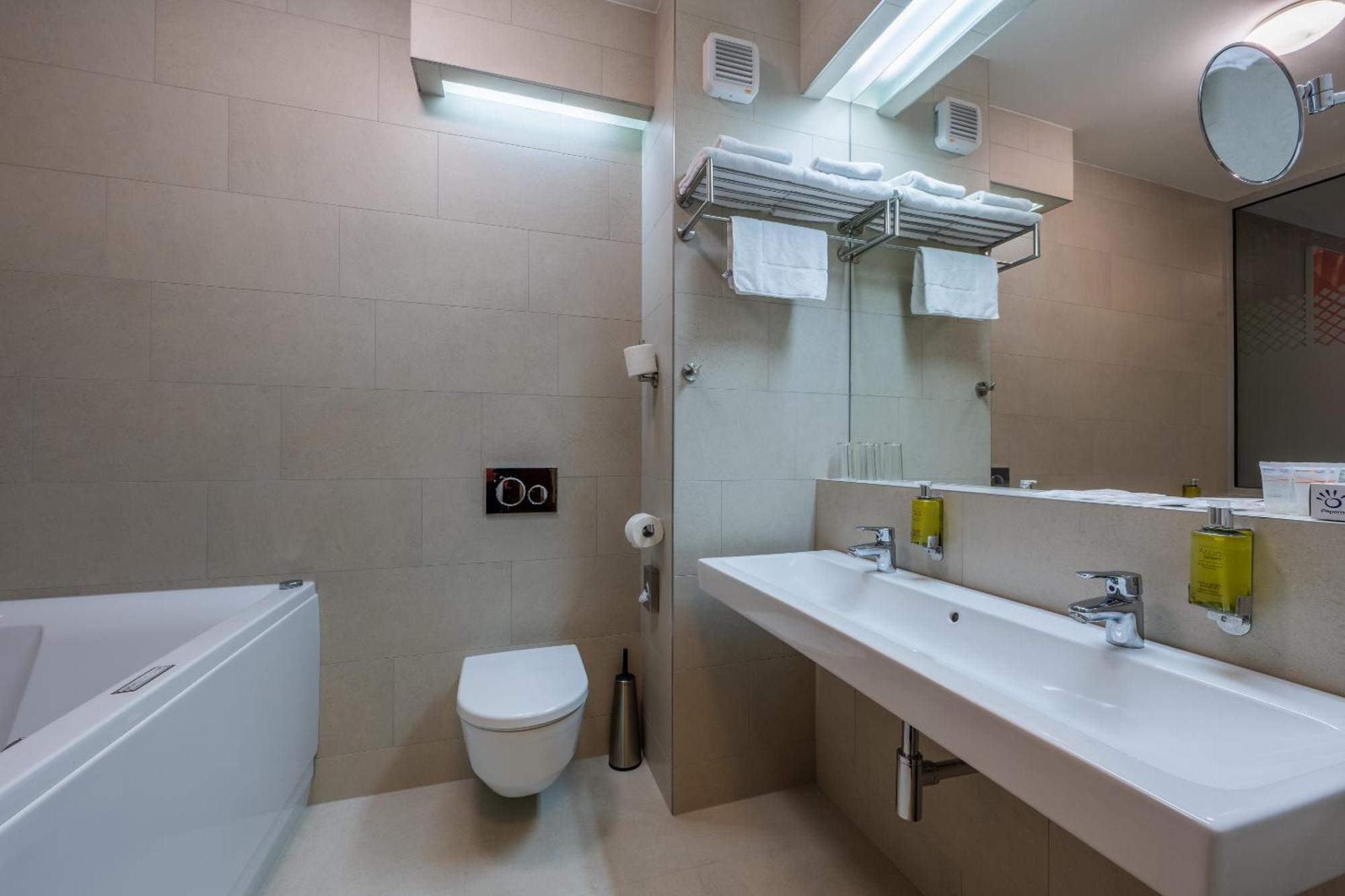 Hotel Jezerka Seč Εξωτερικό φωτογραφία